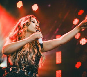 SIMONE MENDES e MURILO HUFF | Arena